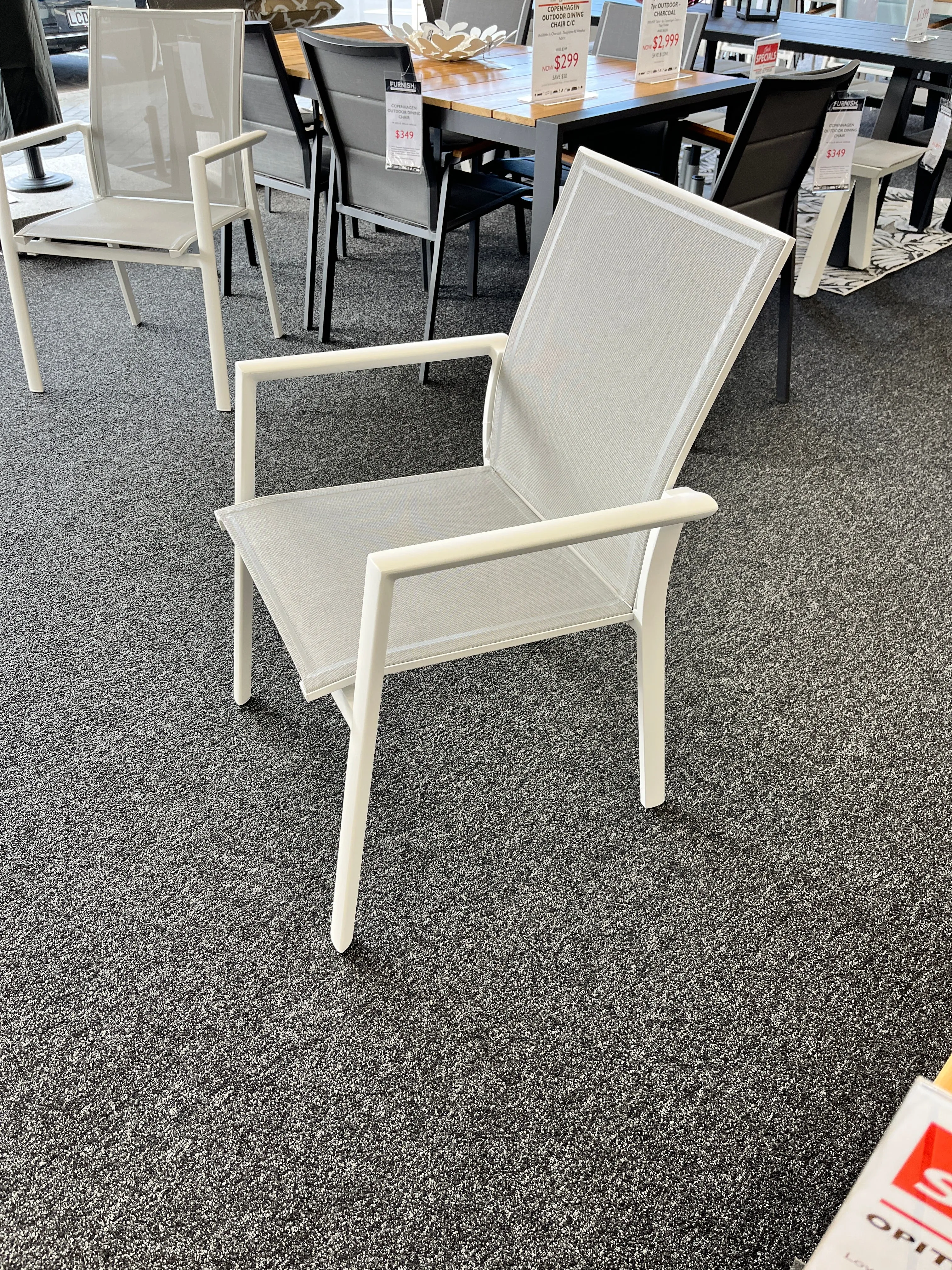 Como Outdoor Dining Chair - White Tiger PC Alu - Light Grey Quick Dry Single Layer Sling - Assembled