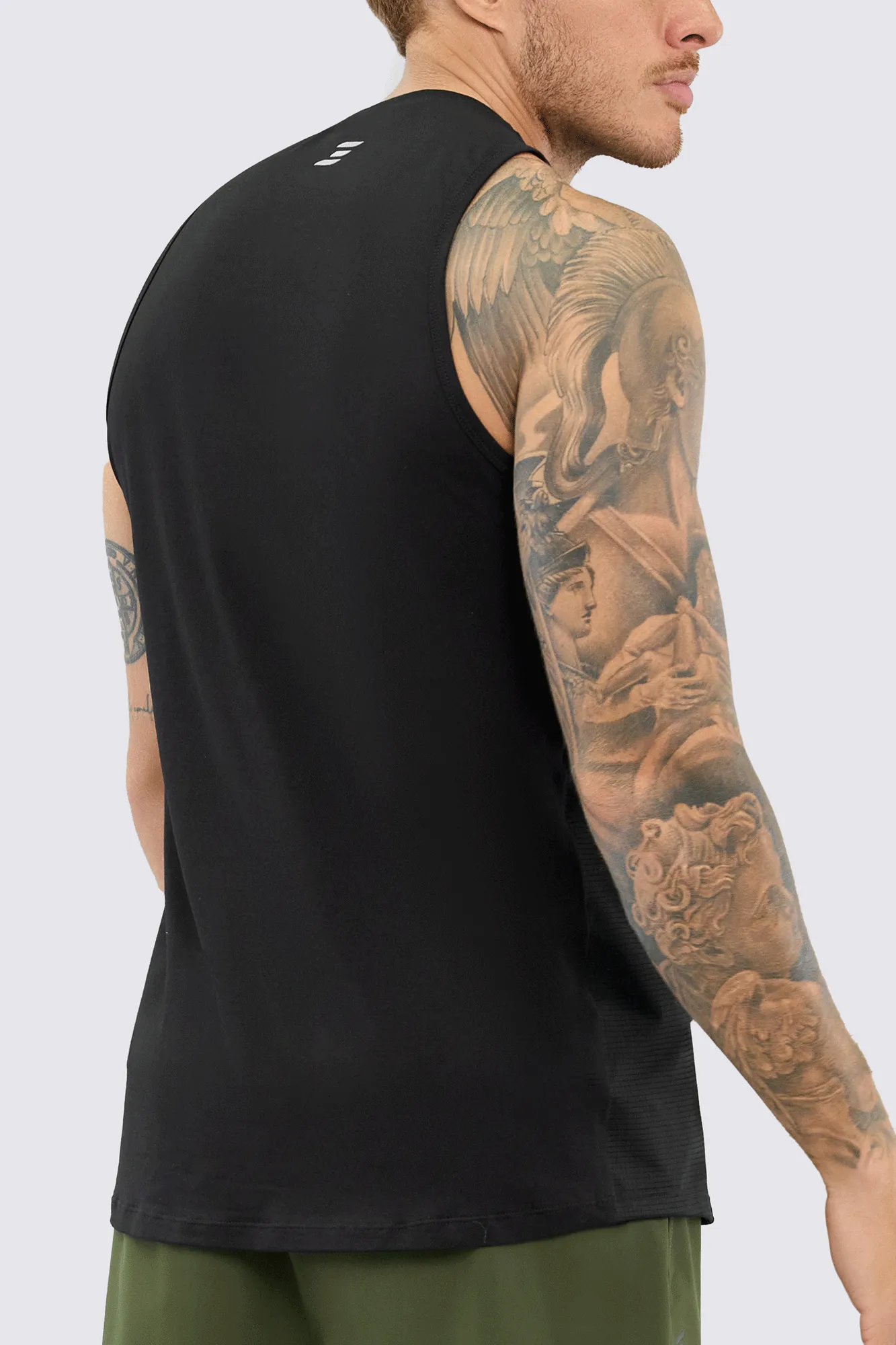 ESQUELETO DEPORTIVO HOMBRE GM31Q224-M3NG