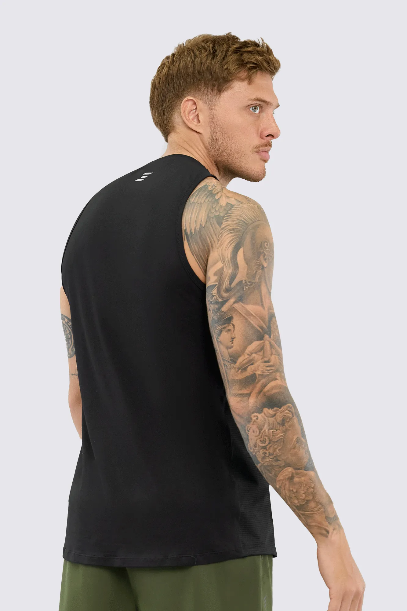 ESQUELETO DEPORTIVO HOMBRE GM31Q224-M3NG