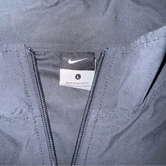 EUC - Nike Lightweight Jacket