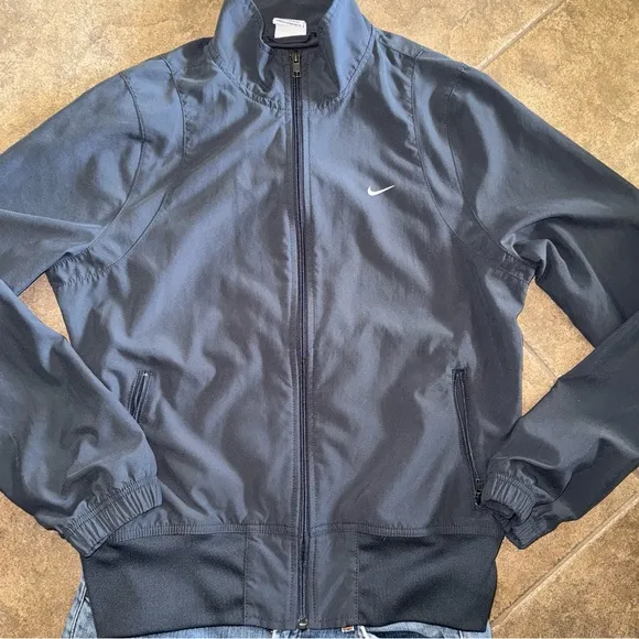 EUC - Nike Lightweight Jacket