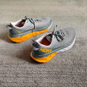 Hoka One One Arahi 4 Mens Running Shoe US 9 EU 42