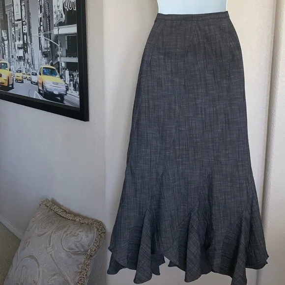METROSTYE grey denim skirt, flared, mid calf, angled panels, side zip. 8 EUC