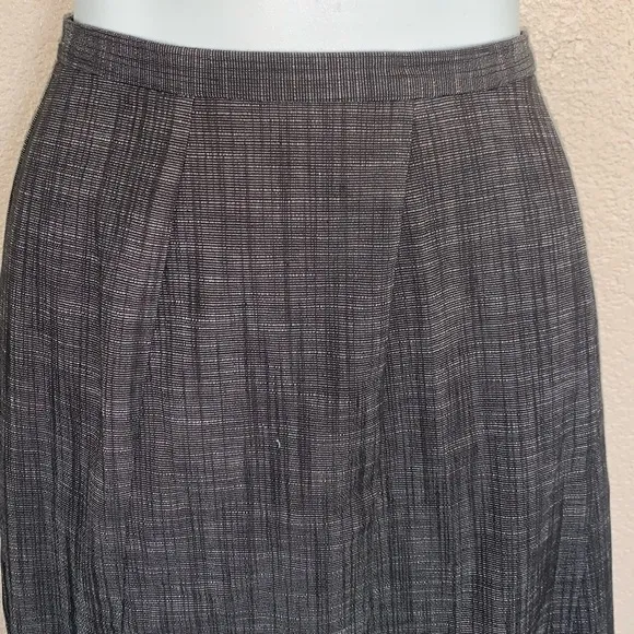 METROSTYE grey denim skirt, flared, mid calf, angled panels, side zip. 8 EUC