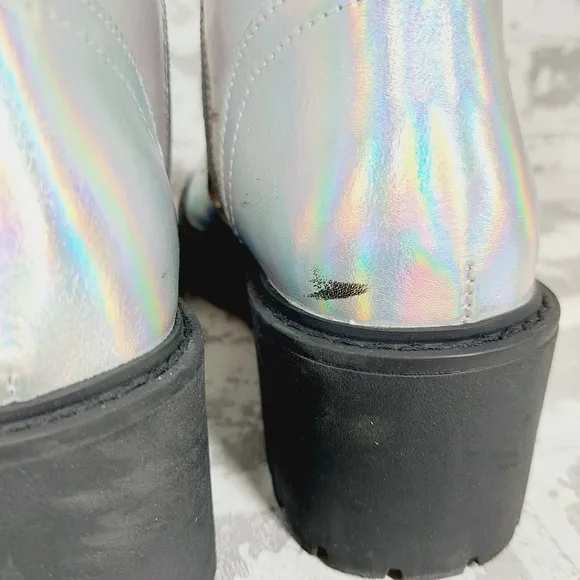 NEW DV by Dolce Vita Kids' Fanning Platform Boot in Iridescent M762
