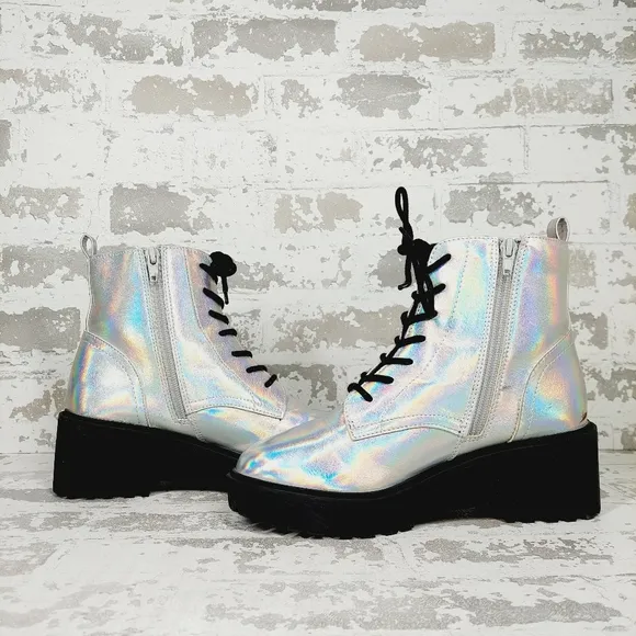 NEW DV by Dolce Vita Kids' Fanning Platform Boot in Iridescent M762