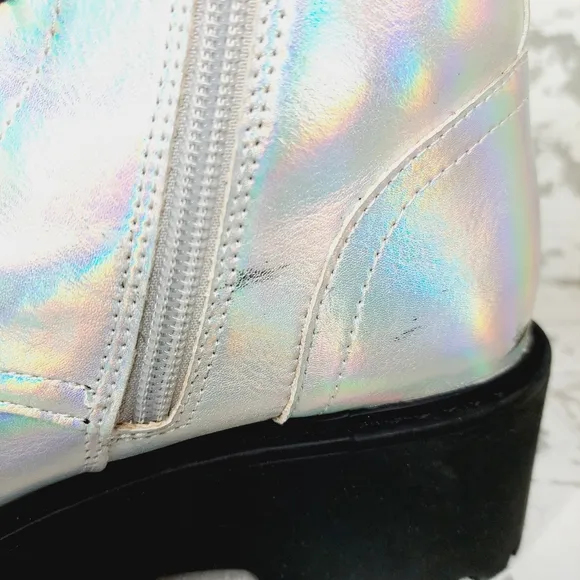 NEW DV by Dolce Vita Kids' Fanning Platform Boot in Iridescent M762