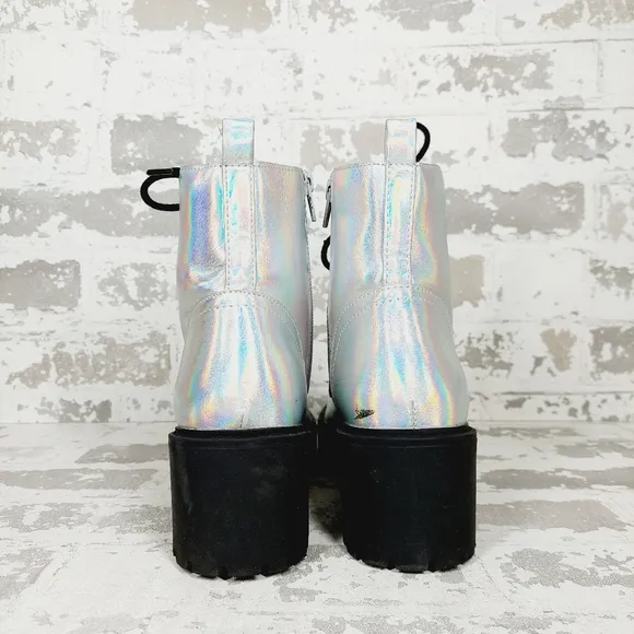NEW DV by Dolce Vita Kids' Fanning Platform Boot in Iridescent M762