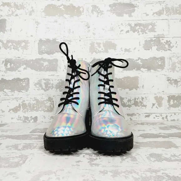NEW DV by Dolce Vita Kids' Fanning Platform Boot in Iridescent M762