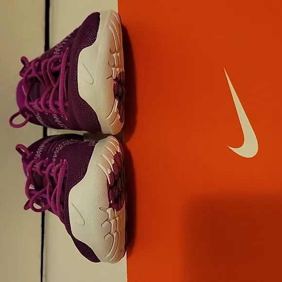 NIB: NIKE Flex Fury Sneaker/Running Shoe
