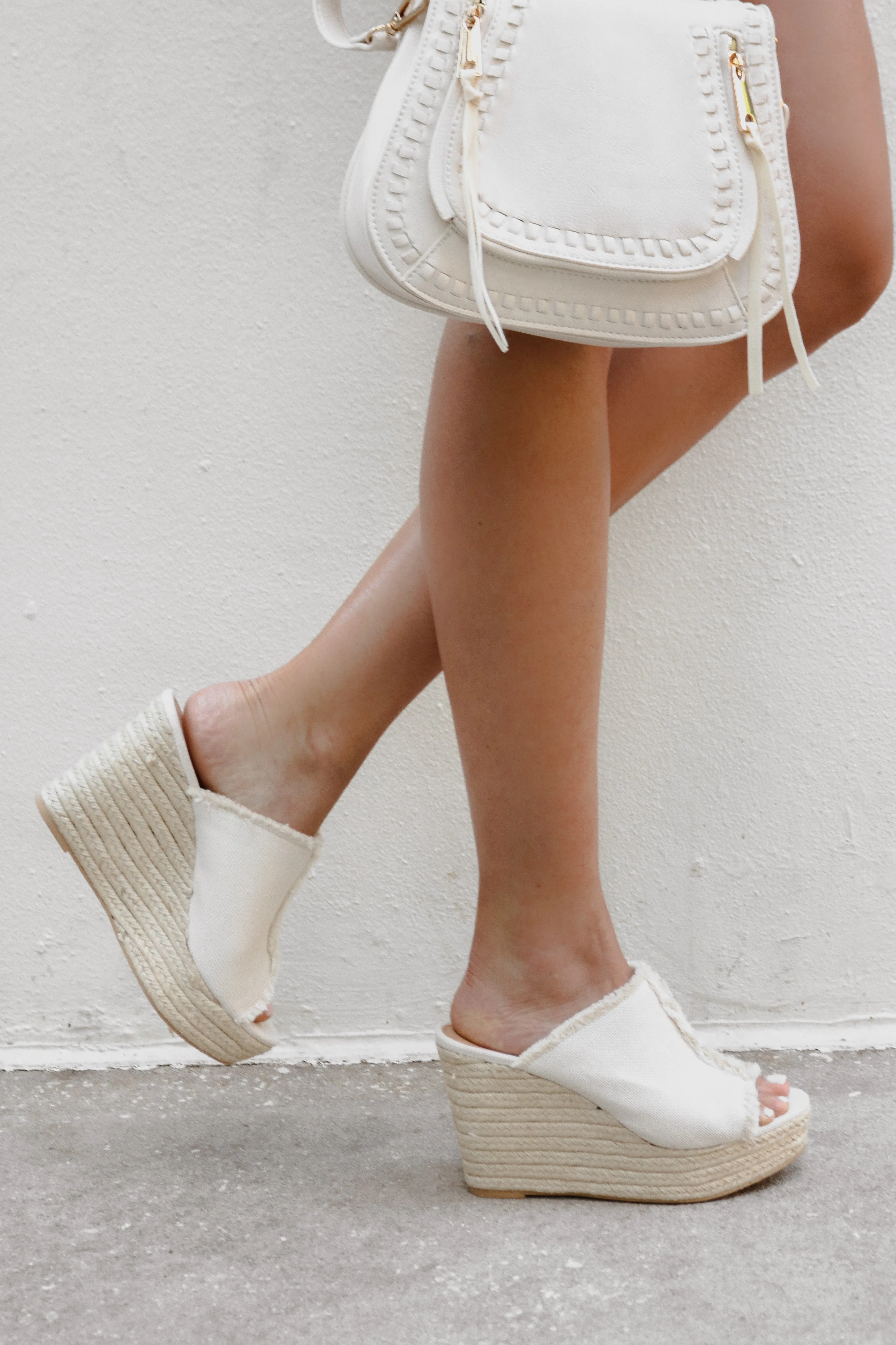 Stand Apart Wedge