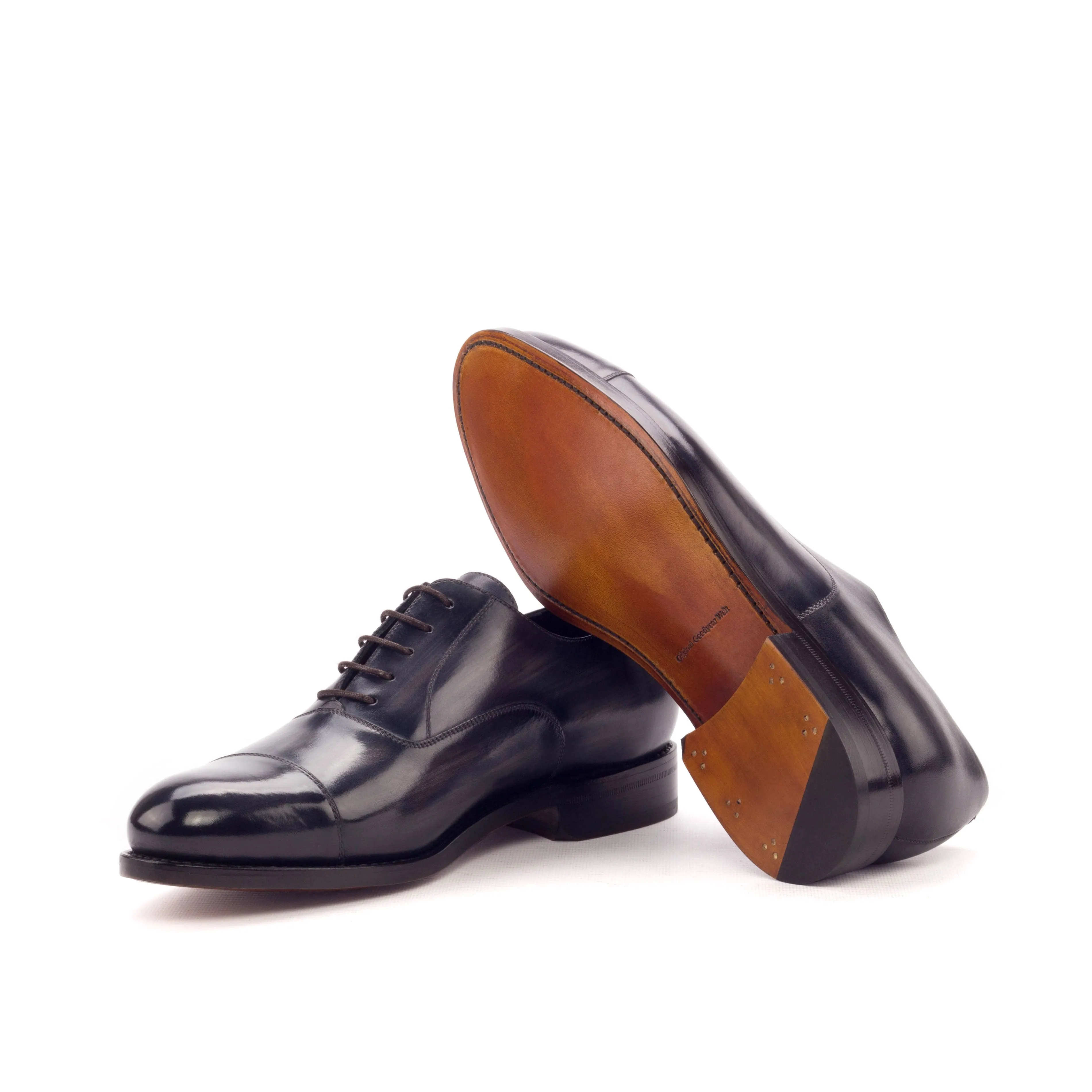 The Oxford • Grey Patina