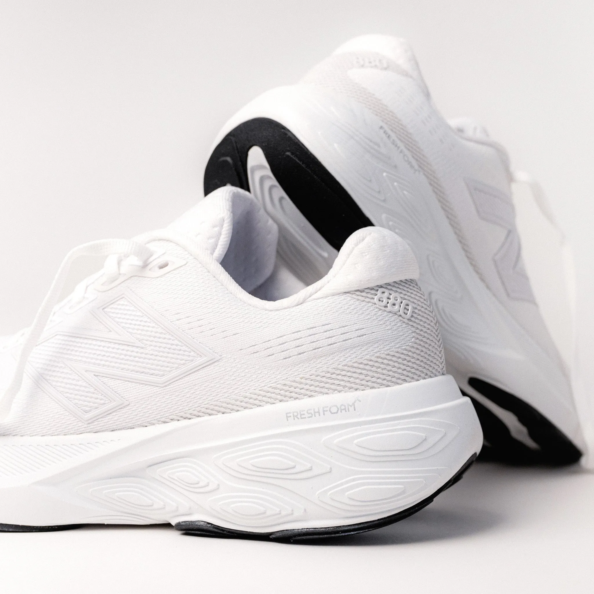 W-880V15 - WHITE - MESH