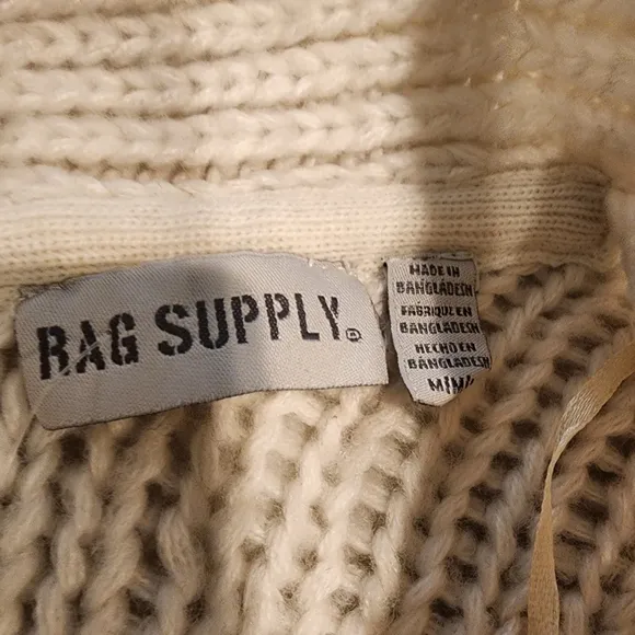 Womens, NWTO, Rag Supply,size large, loose fitting cream chunky knit cardigan.