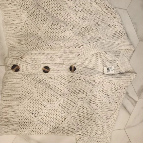 Womens, NWTO, Rag Supply,size large, loose fitting cream chunky knit cardigan.